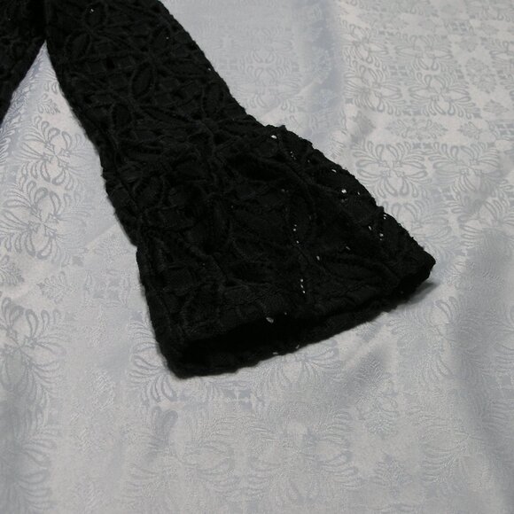 Iris Singer Black lace/Crochet 3/4 sleeve bell sleeve top Size 2 - Picture 3 of 8
